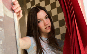 TILLY FENTON SHARES FLIRTY POP ANTHEM ‘I JUST WANNA KISS YOU’