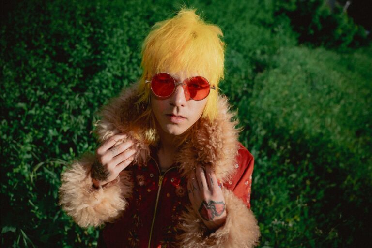 News: Brake: Russell Crowe Collaborator & Alternative Pop Provocateur Signs With Better Noise Music. New Single “swingin” Out Now
