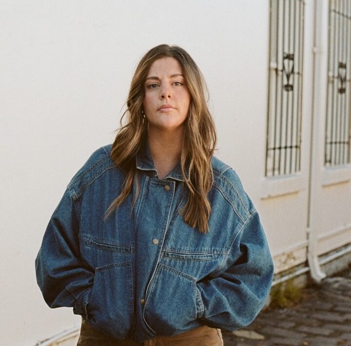Sidney shares new single “when you know you know”; Currently on “what if it ends?” debut headline tour
